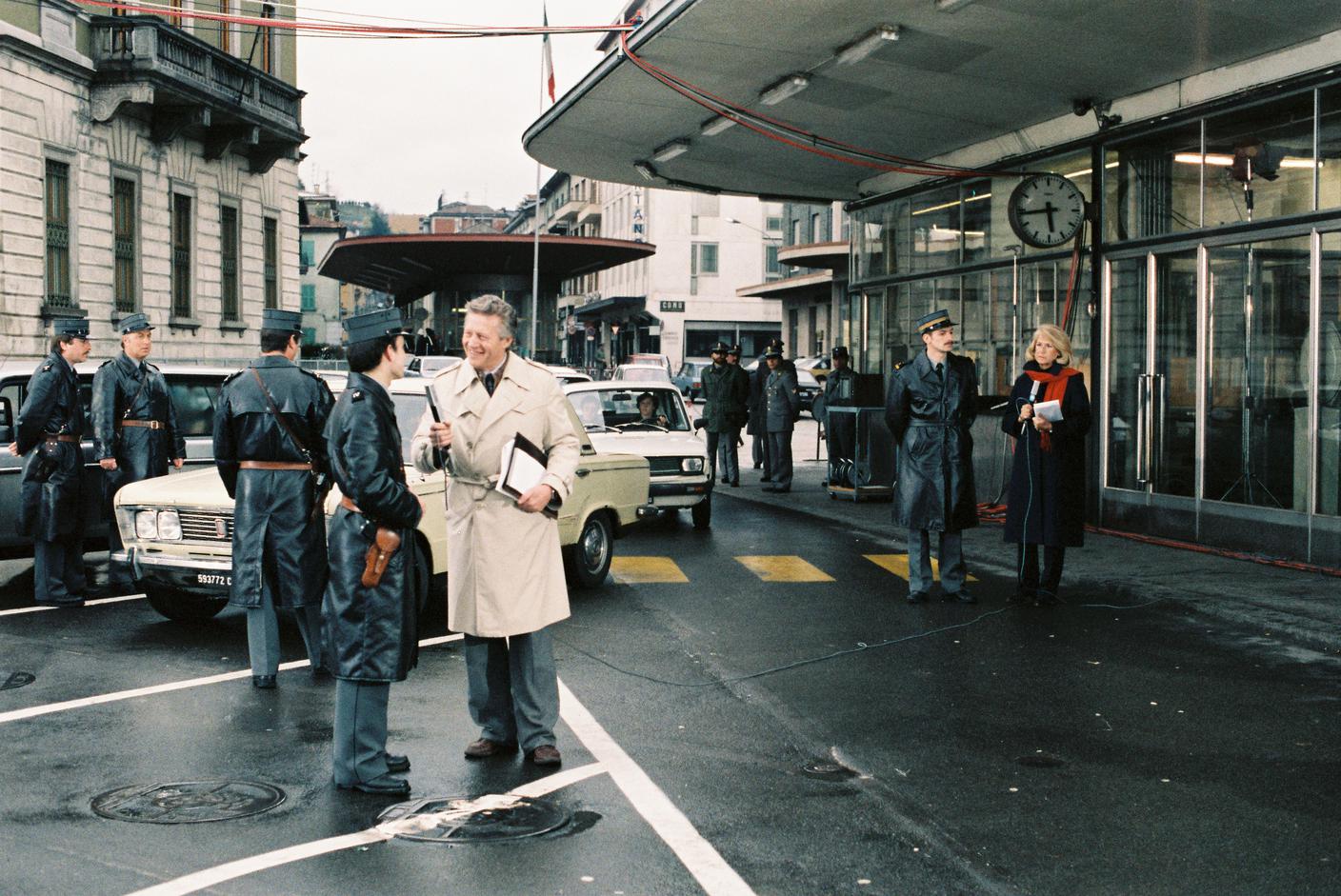 Trovarsi in casa — presentano Guido Zenari e Joyce Pattacini (accanto a lei il comandante Fiorenzo Rossinelli). Chiasso, 1984