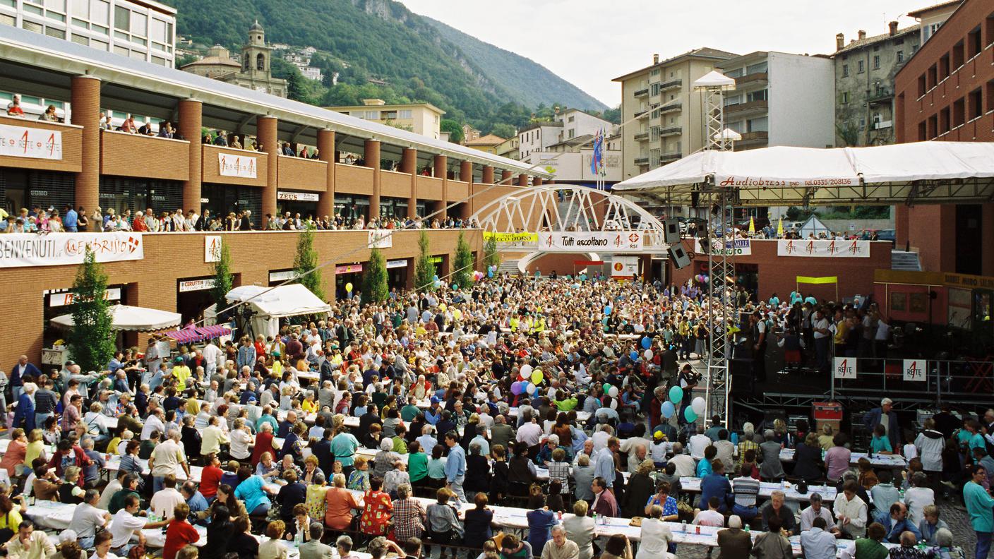 Cantiamo sottovoce "30 anni sull'onda". Mendrisio, 1998