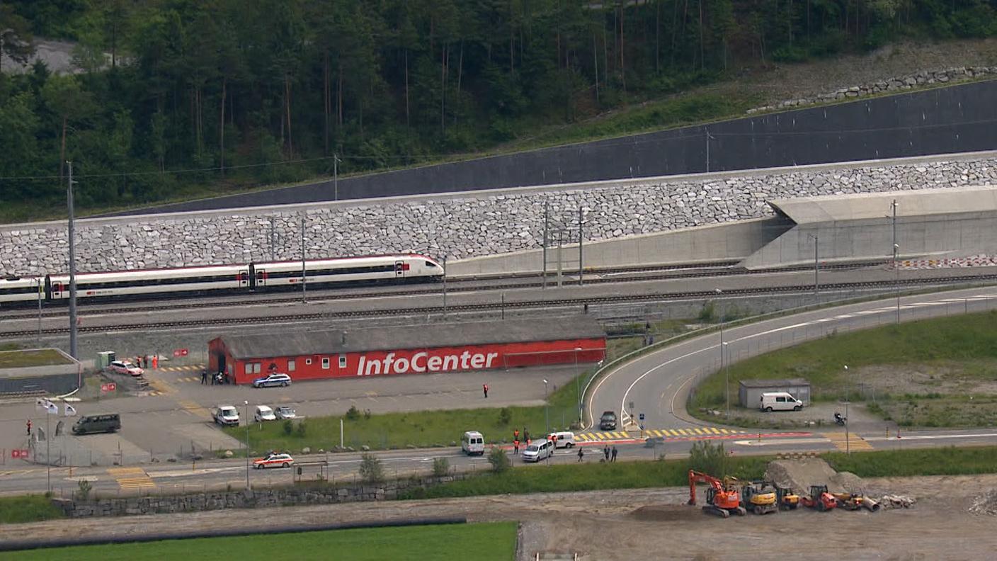12731467_Inaugurazione Alptransit.00_00_12_16.Immagine004.jpg