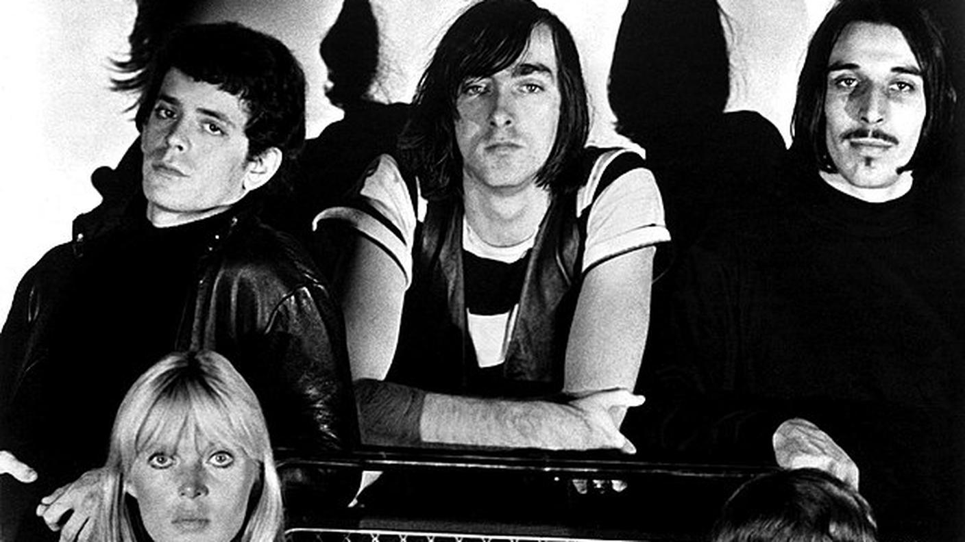 Velvet_Underground_&_Nico_publicity_photo_(retouched)1966.jpg