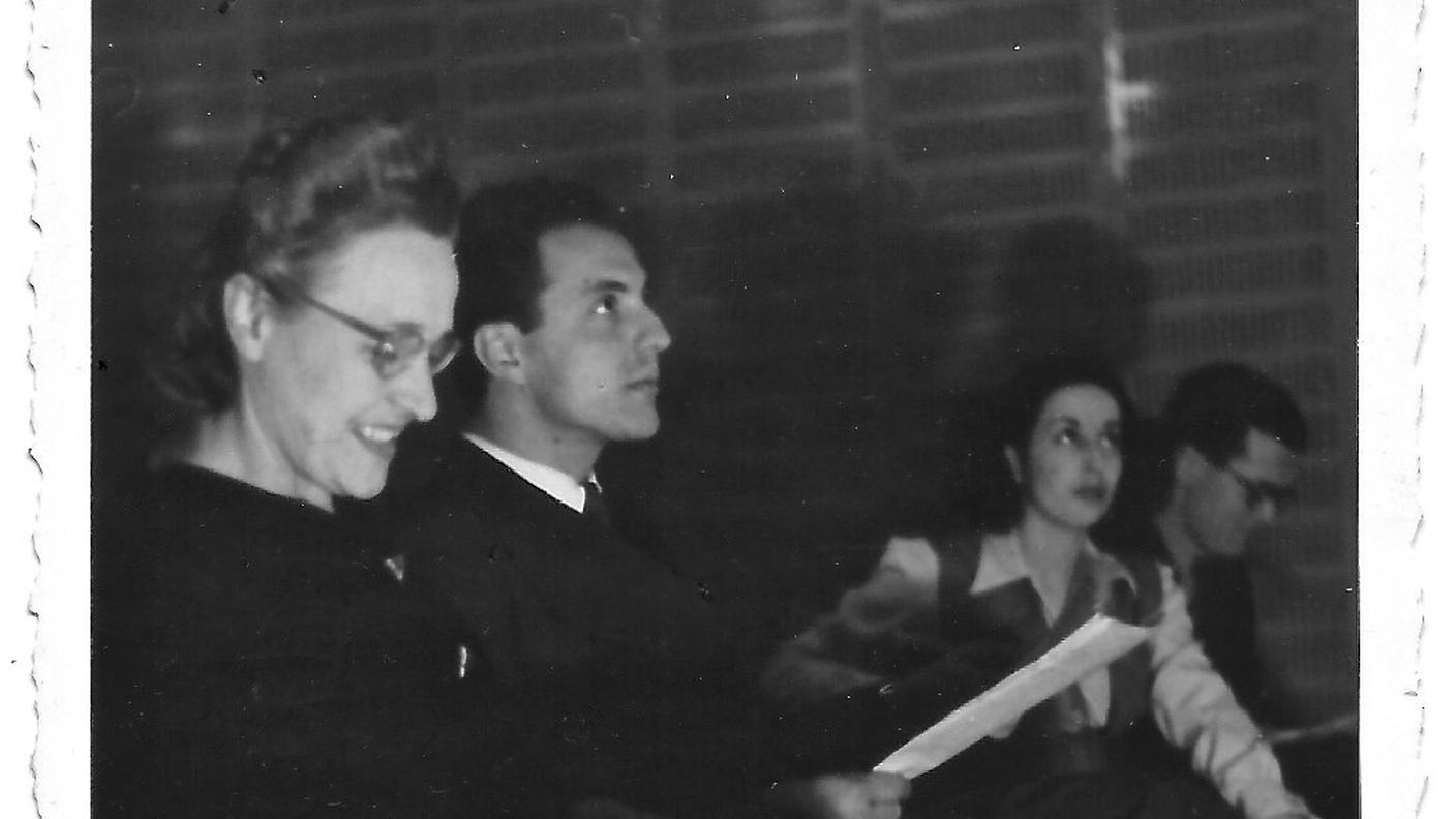 1941 ca. attori alla Radio con EFP.jpeg