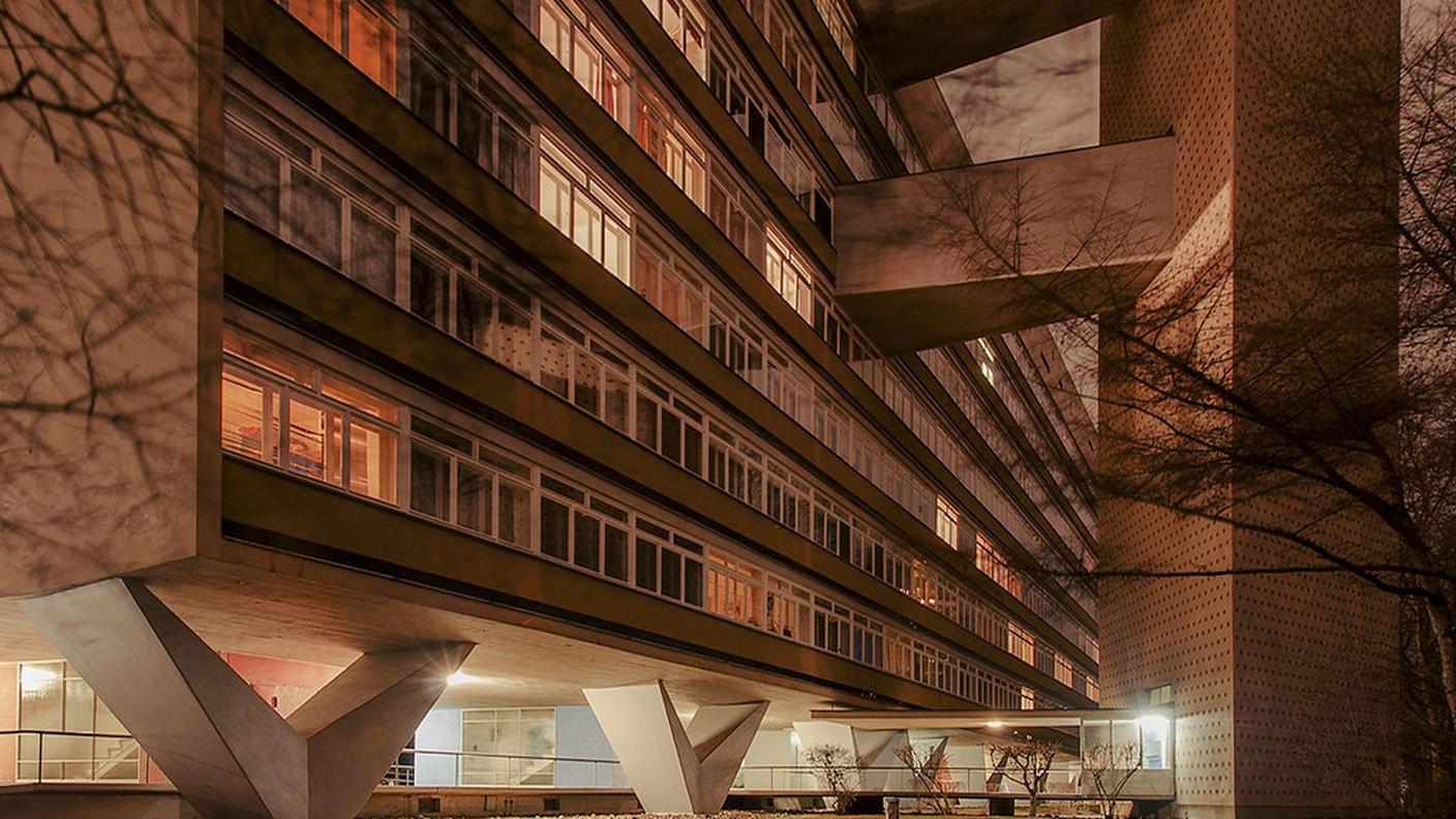 L’Edificio sospeso (1957) di Oscar Niemeyer a Hansaviertel (Berlino)