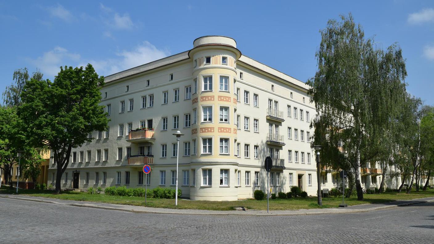 Palazzo a Eisenhüttenstadt, arch. Kurt W. Leucht  

