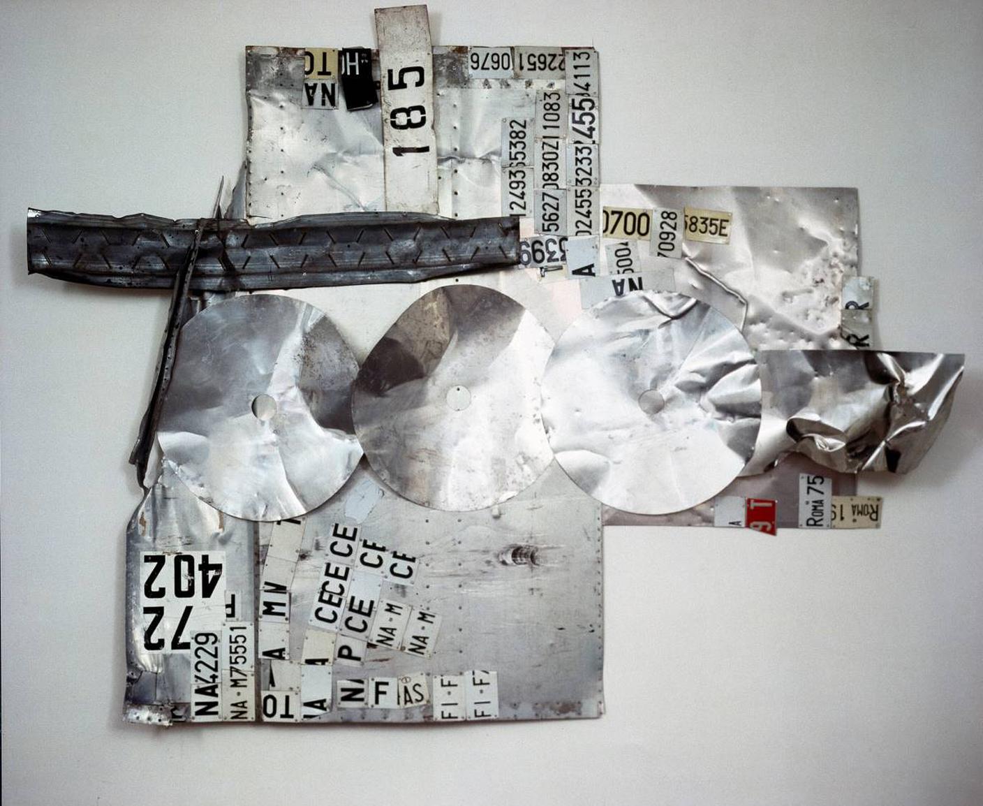 Robert Rauschenberg, Trasmettitore Argento Glut (Neapolitan), 1987. Collezione Luigi e Peppino Agrati - Intesa Sanpaolo.jpg