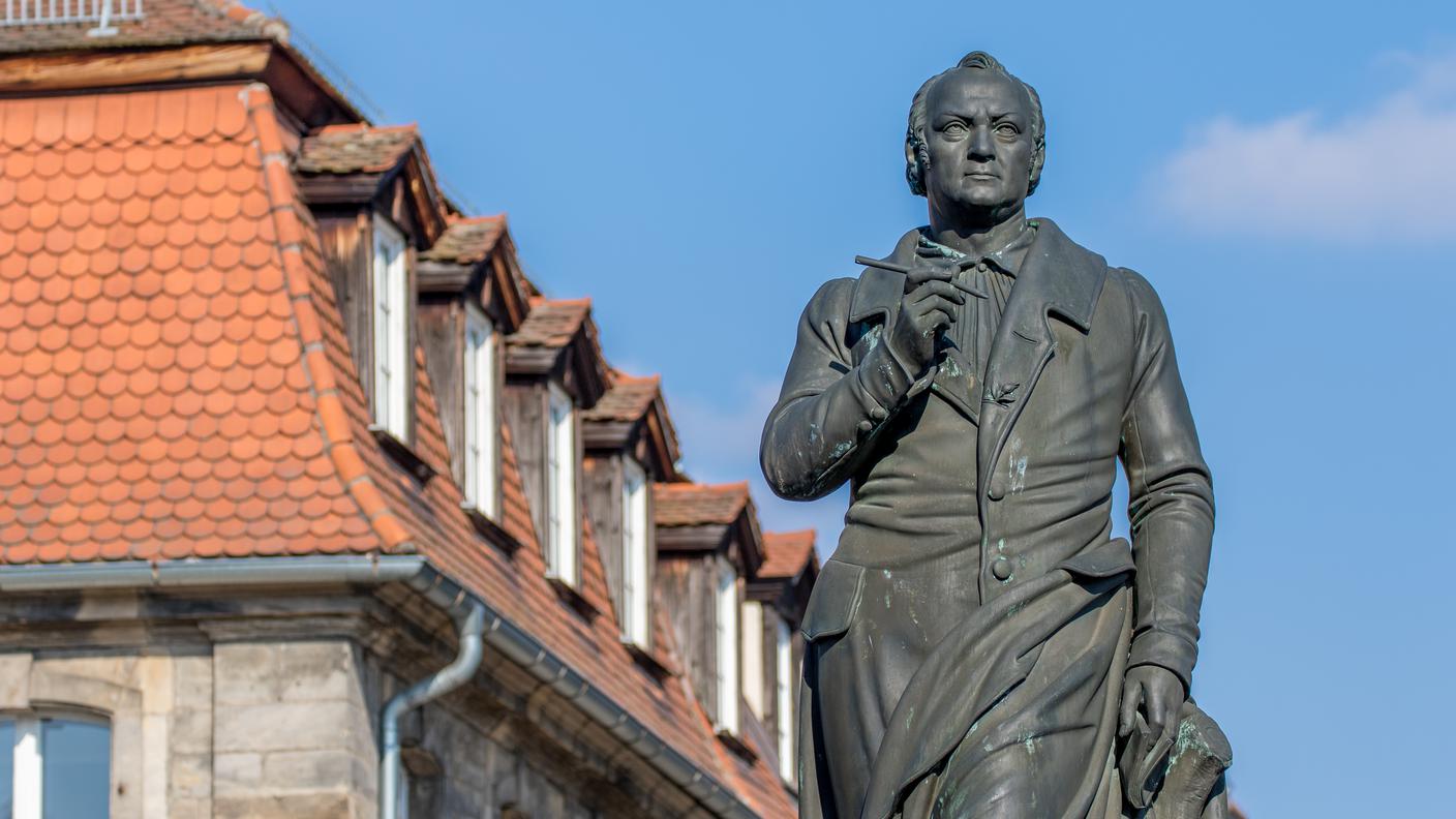 La statua di Johann Paul Friedrich Richter alias Jean Paul a Bayreuth, Baviera, Germania