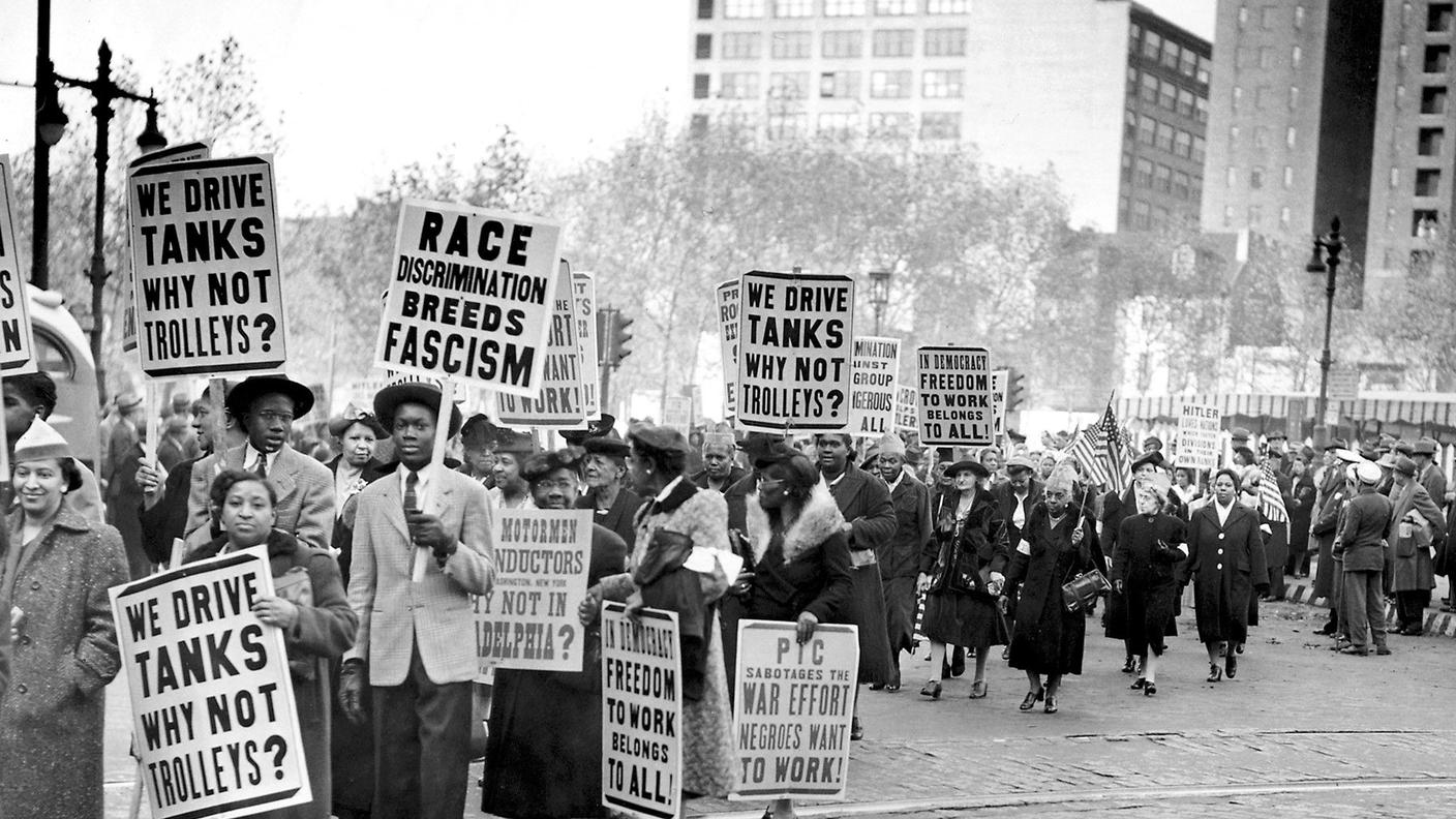 Nell’agosto 1944 i contestatori marciarono per esprimere supporto alla decisione della Philadelphia Transit Company di consentire ai neri di guidare i tram a seguito di uno sciopero dei lavoratori bianchi. Molti sostenitori citavano le esperienze degli afroamericani nella seconda guerra mondiale: "Guidiamo i carri armati, perché non possiamo guidare i tram?".
