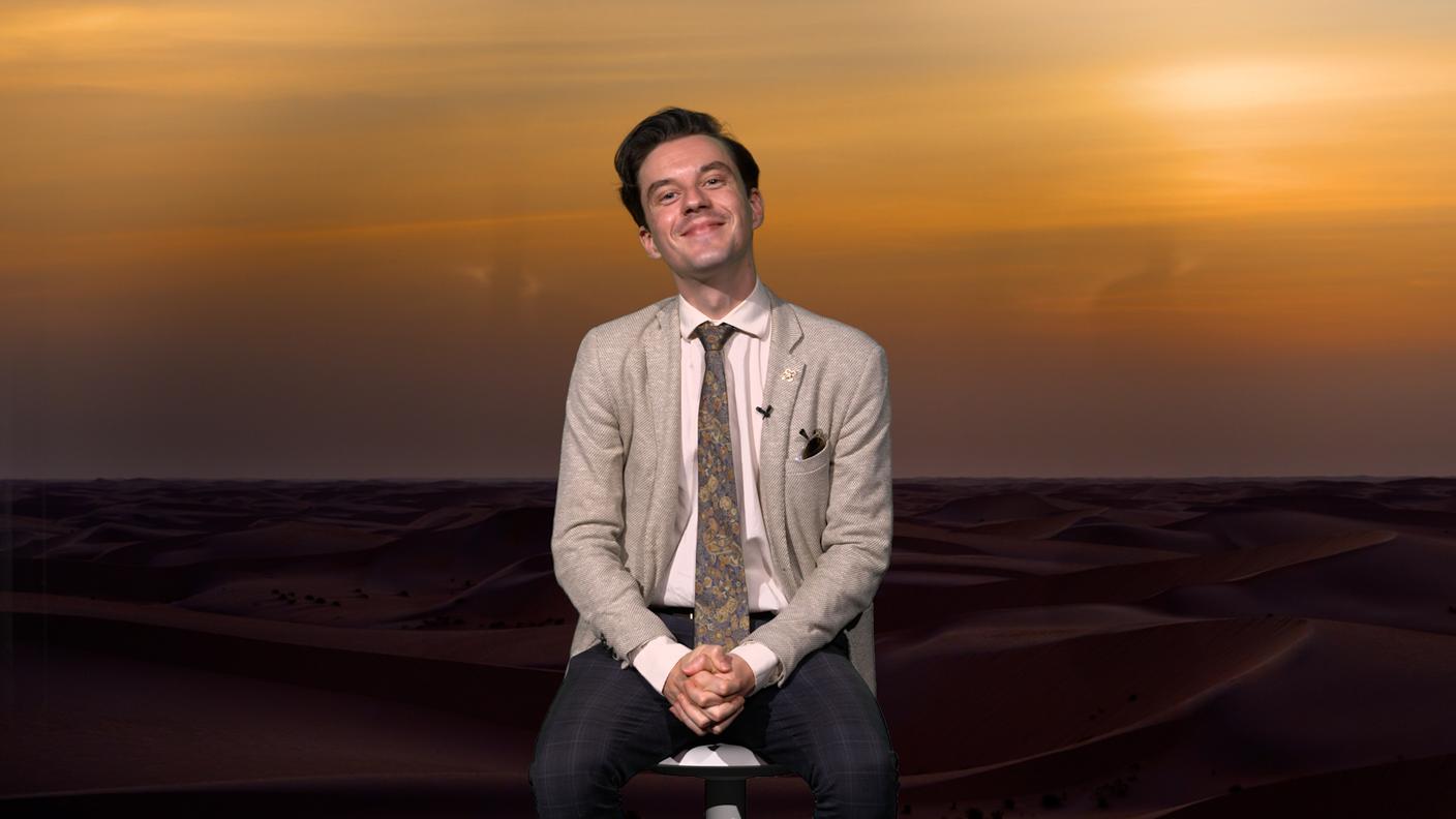 Julian Michaels, giornalista NEO