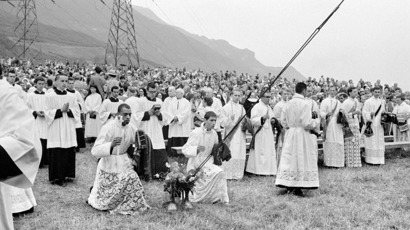 Un'ordinazione sacerdotale del 20 goiugno 1977 ad Écône