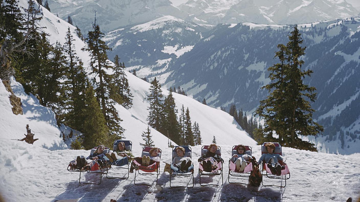 1. Lounging In Gstaad, Slim Aarons,1961.jpeg