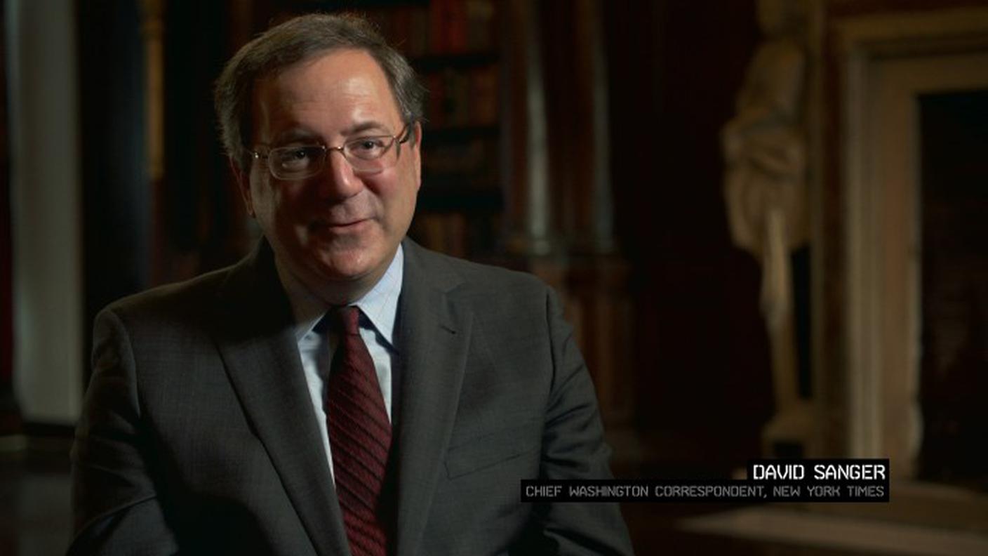 Il giornalista del New York Times David Sanger in una scena del film