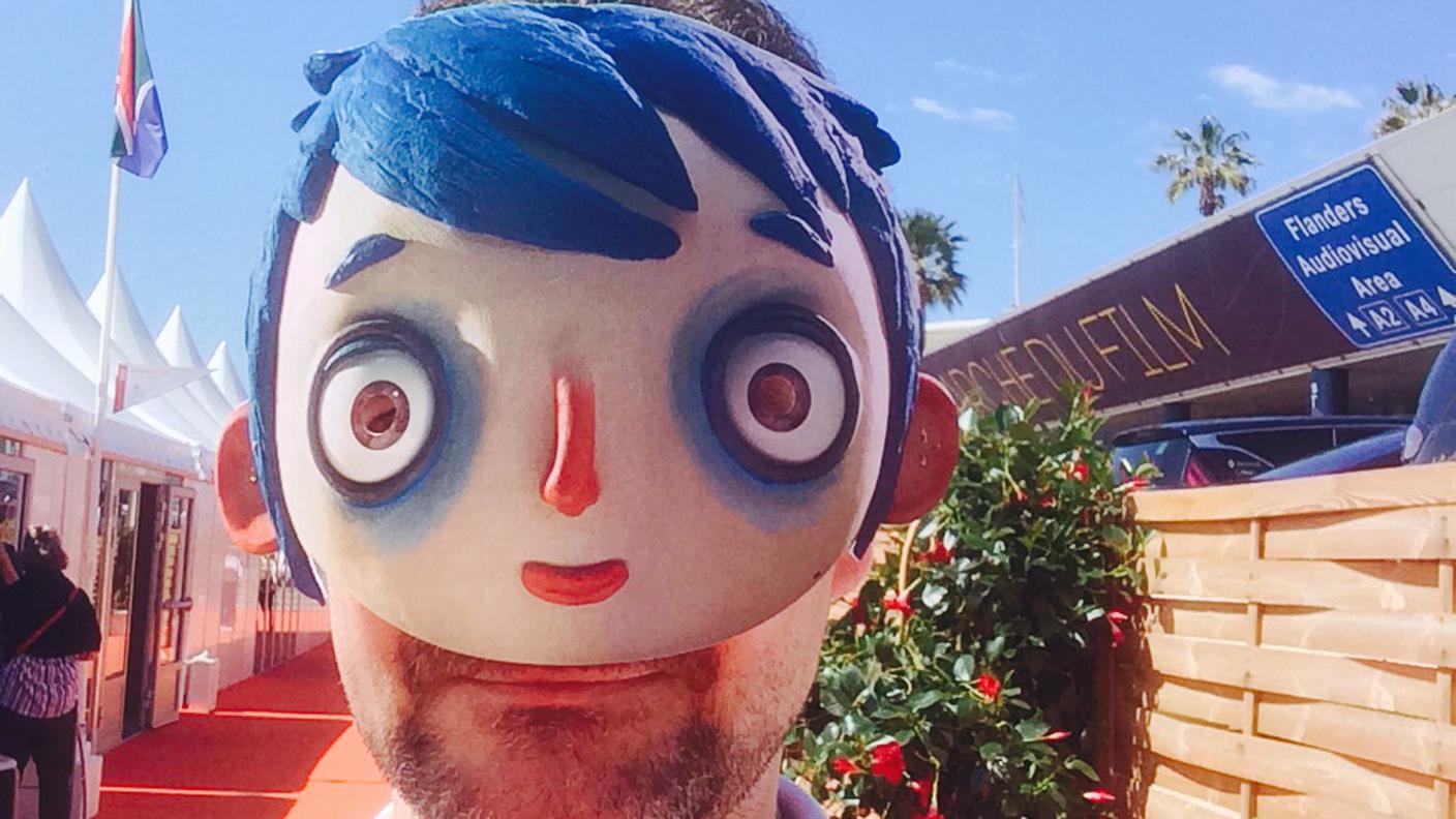 Sulla Croisette con la maschera di Courgette