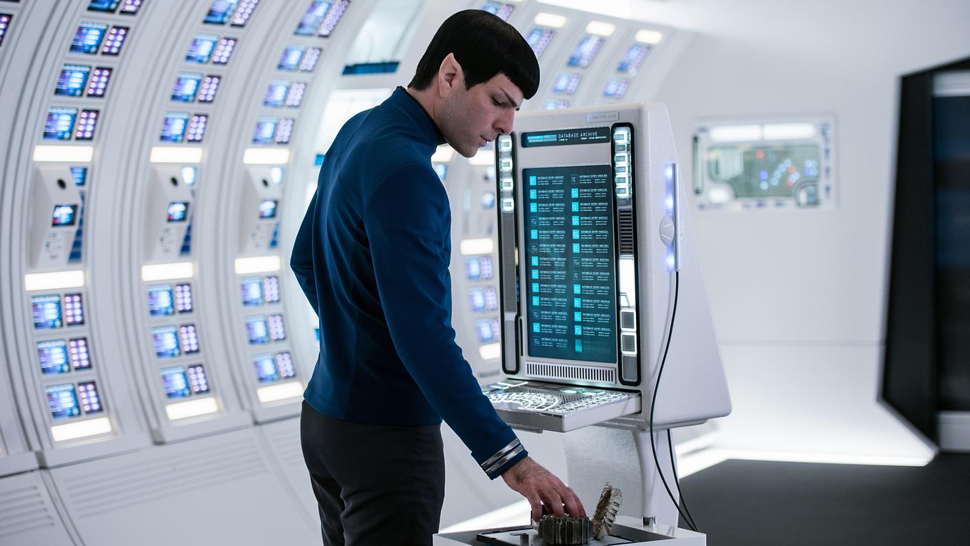 Star Trek Beyond - Zachary Quinto è Spock