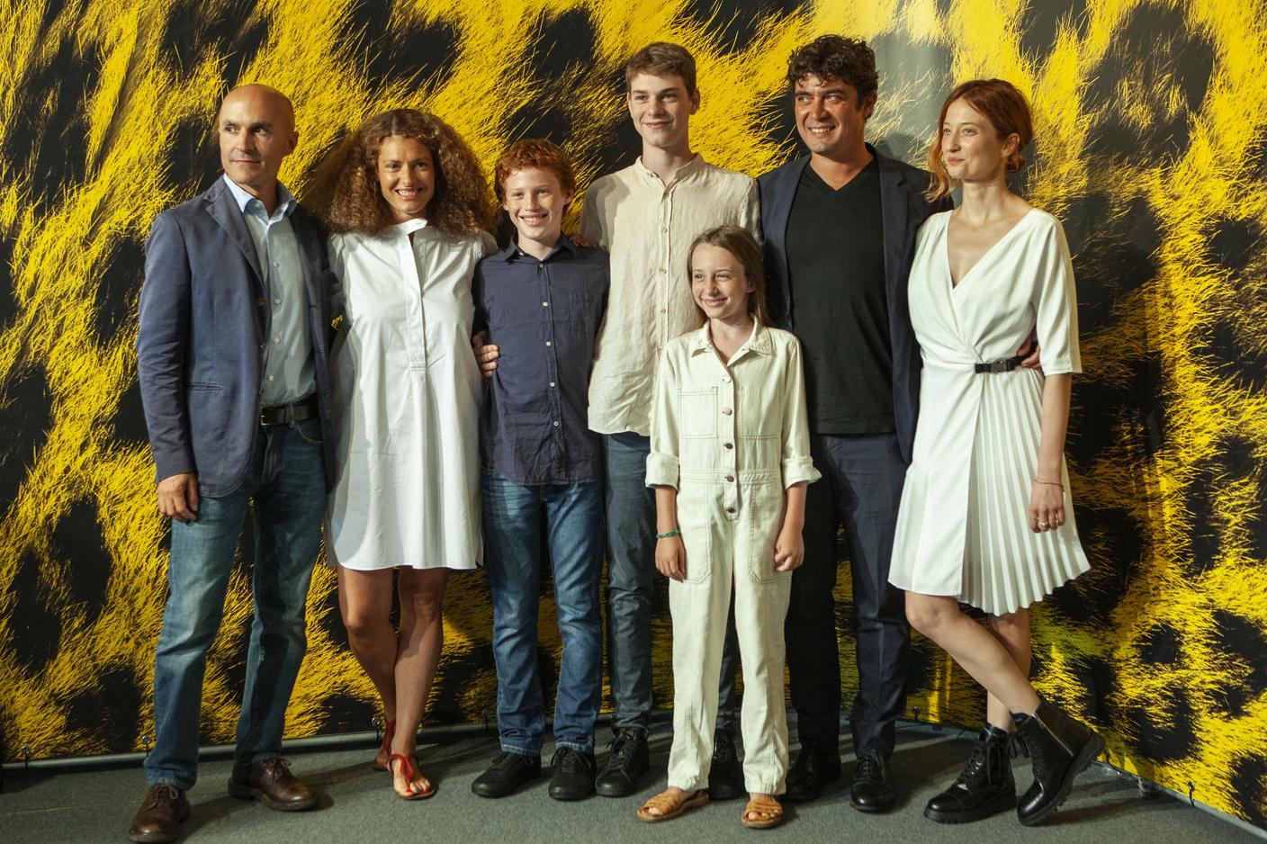 Cast Magari