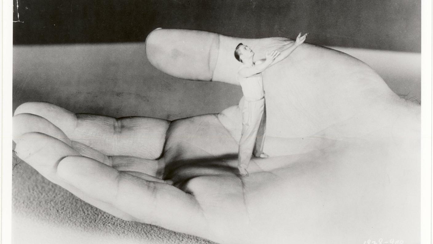 The incredible Shrinking Man.jpg