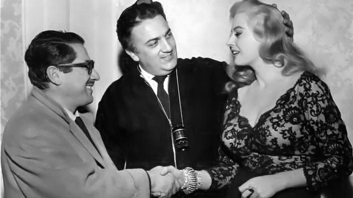 Ennio Flaiano e Federico Fellini con Anita Ekberg, 1960