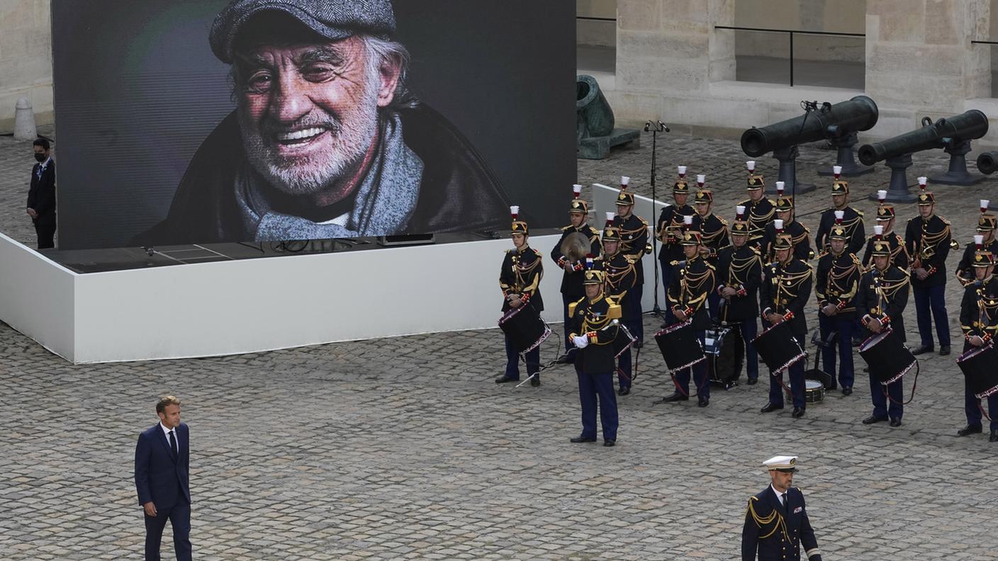 Il tributo nella corte degli Invalides giovedì sera