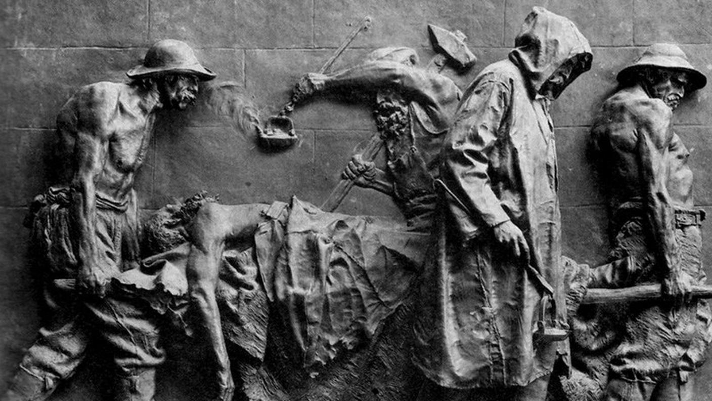 Monumento alle vittime del lavoro (1882, fusione del 1895; bronzo, 239 x 323 x 40 cm); Galleria Nazionale d’Arte Moderna e Contemporanea di Roma.