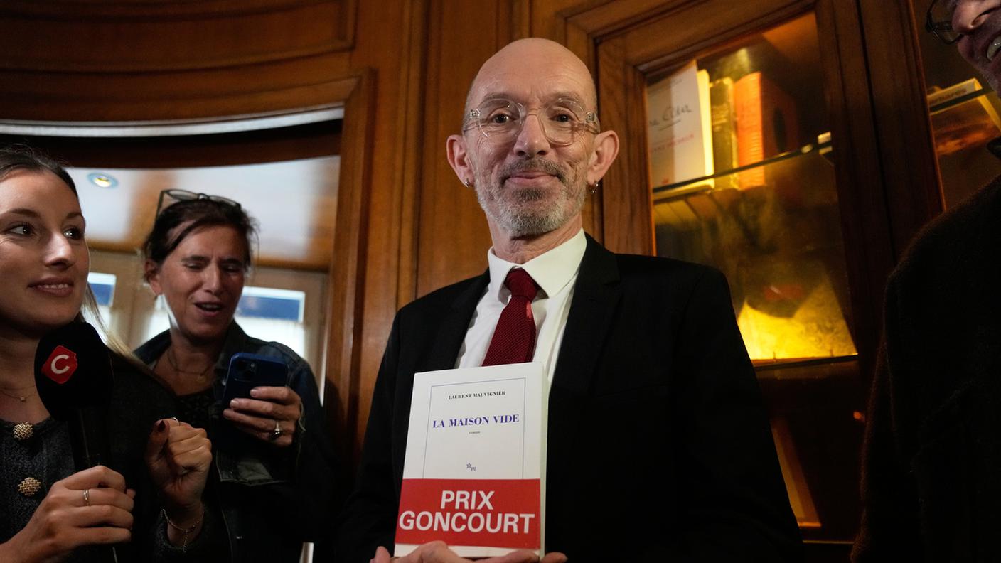 Laurent Mauvignier a Parigi con il suo "La Maison Vide", 2025