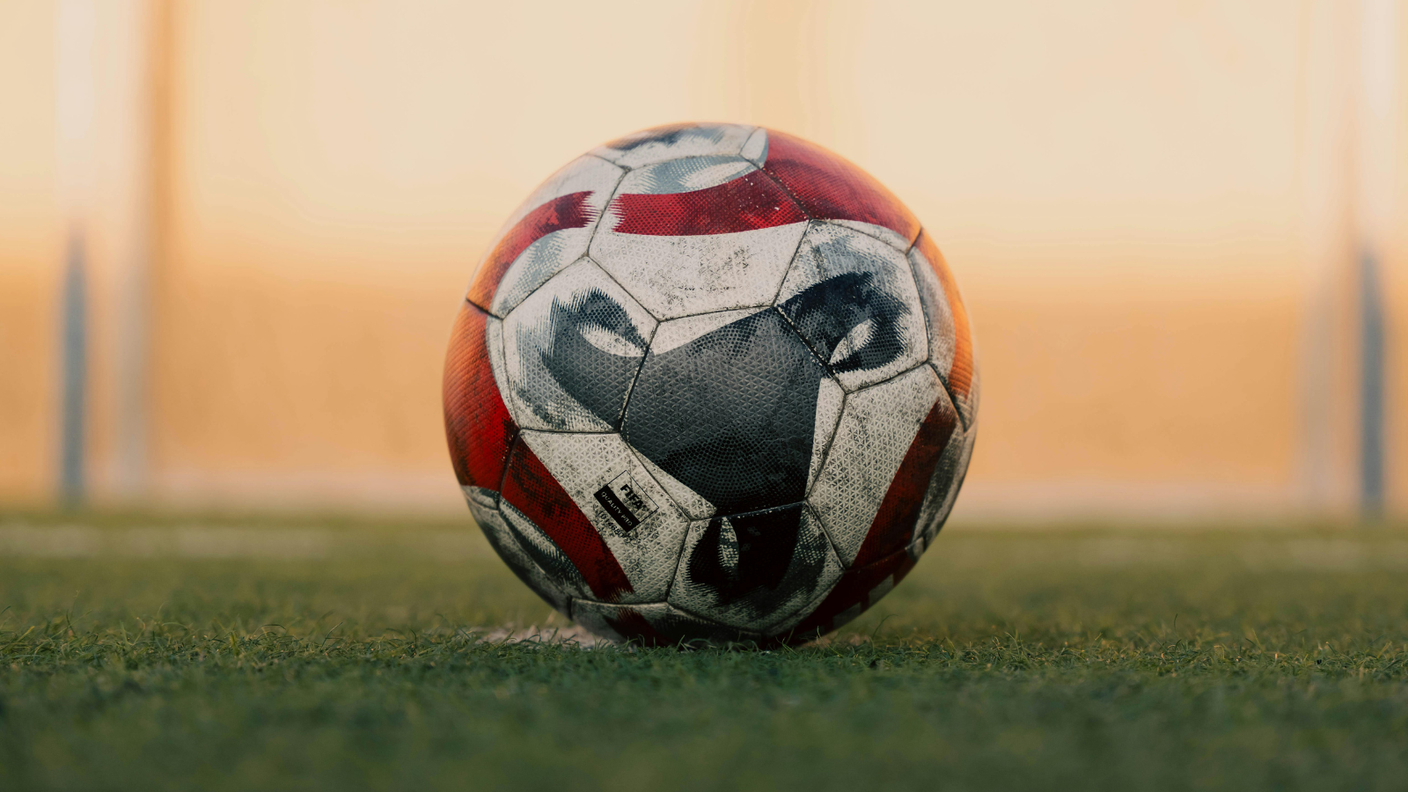 Pallone da calcio (canva)