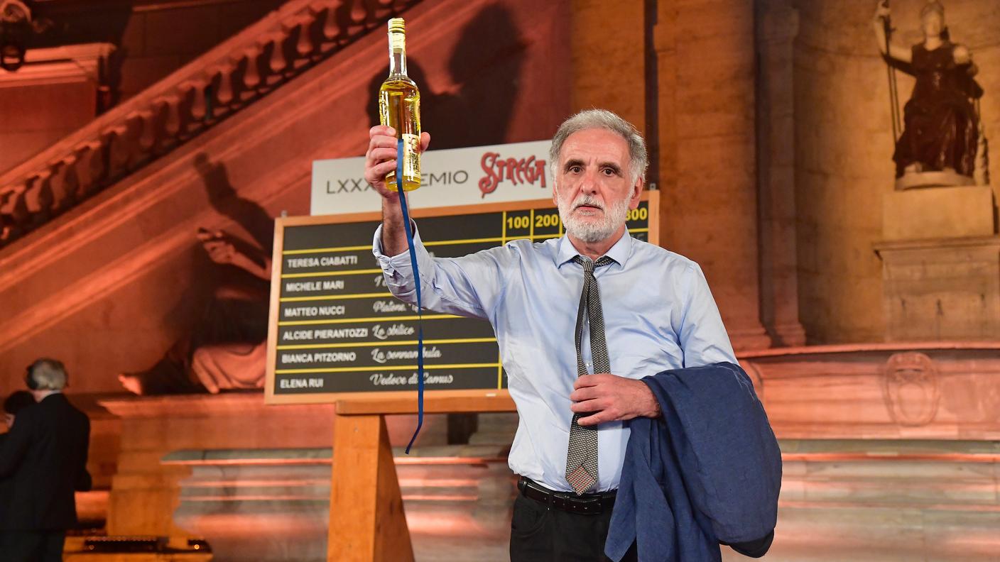 Michele Mari dopo la vittoria del premio Strega, Roma, 2026