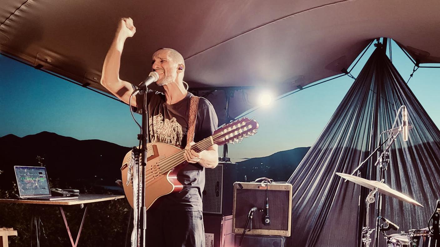 3yooni in concerto a Facciamo la corte