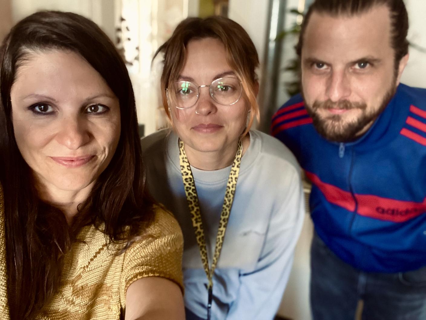 Sandra Romano (a sinistra) con Sarah Calörtscher e Mathias Hauser (Strange Modes)