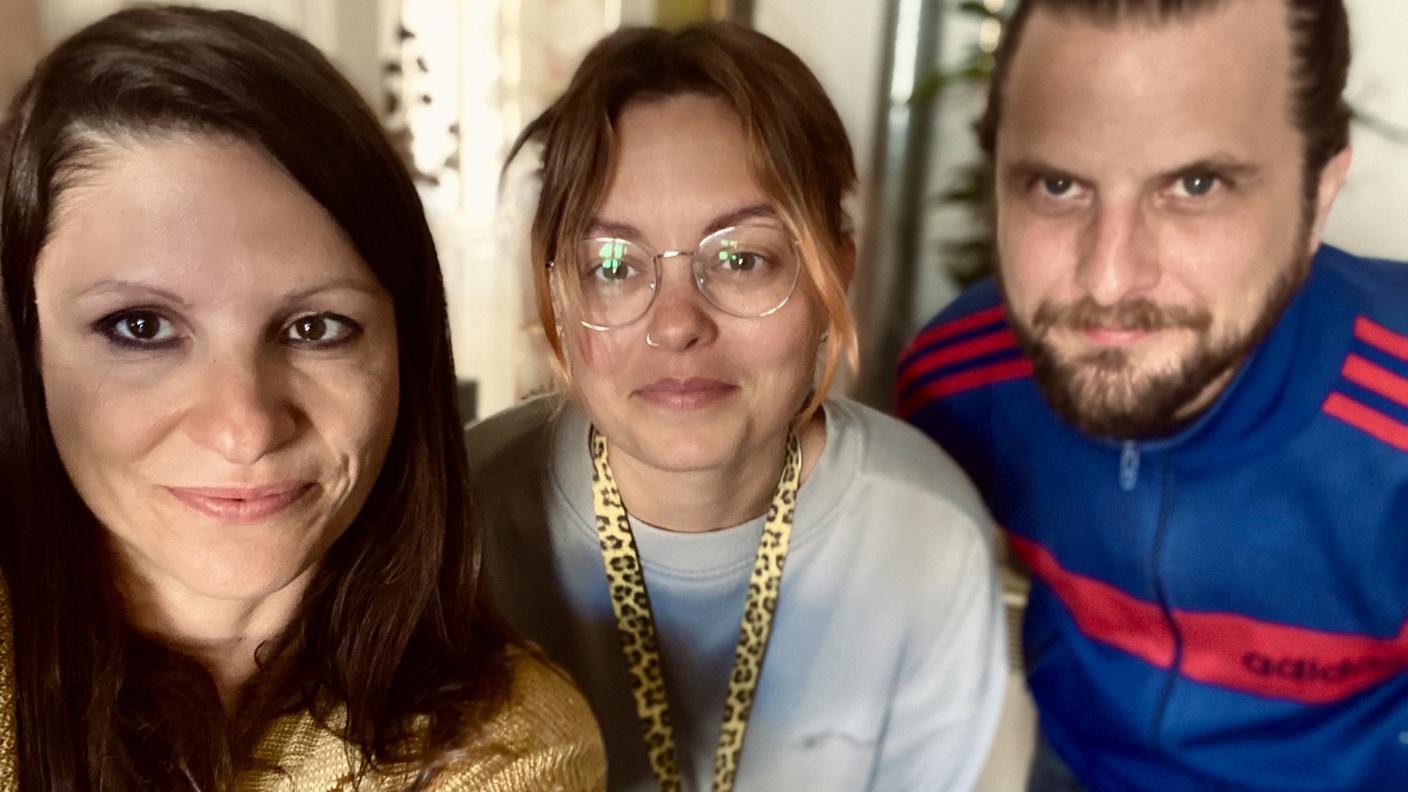 Sandra Romano (a sinistra) con Sarah Calörtscher e Mathias Hauser (Strange Modes)