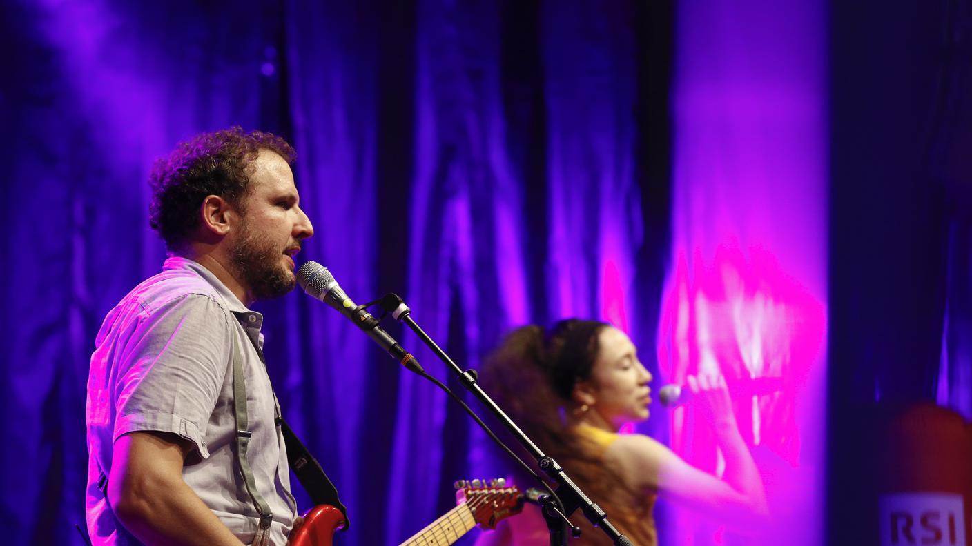 Elias Bertini e Camila Koller