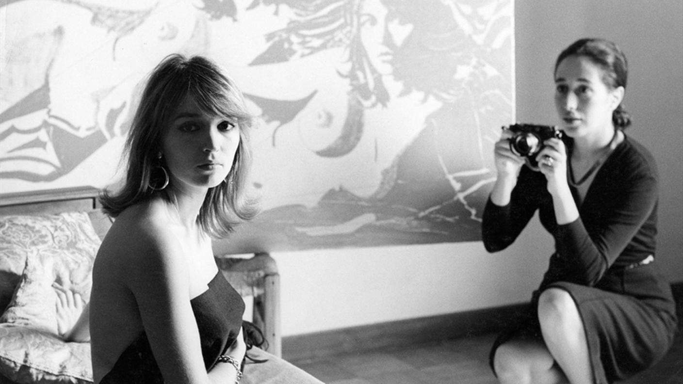 Elisabetta Catalano, Giosetta Fioroni fotografa Talitha Getty nel suo studio, Roma, 1967