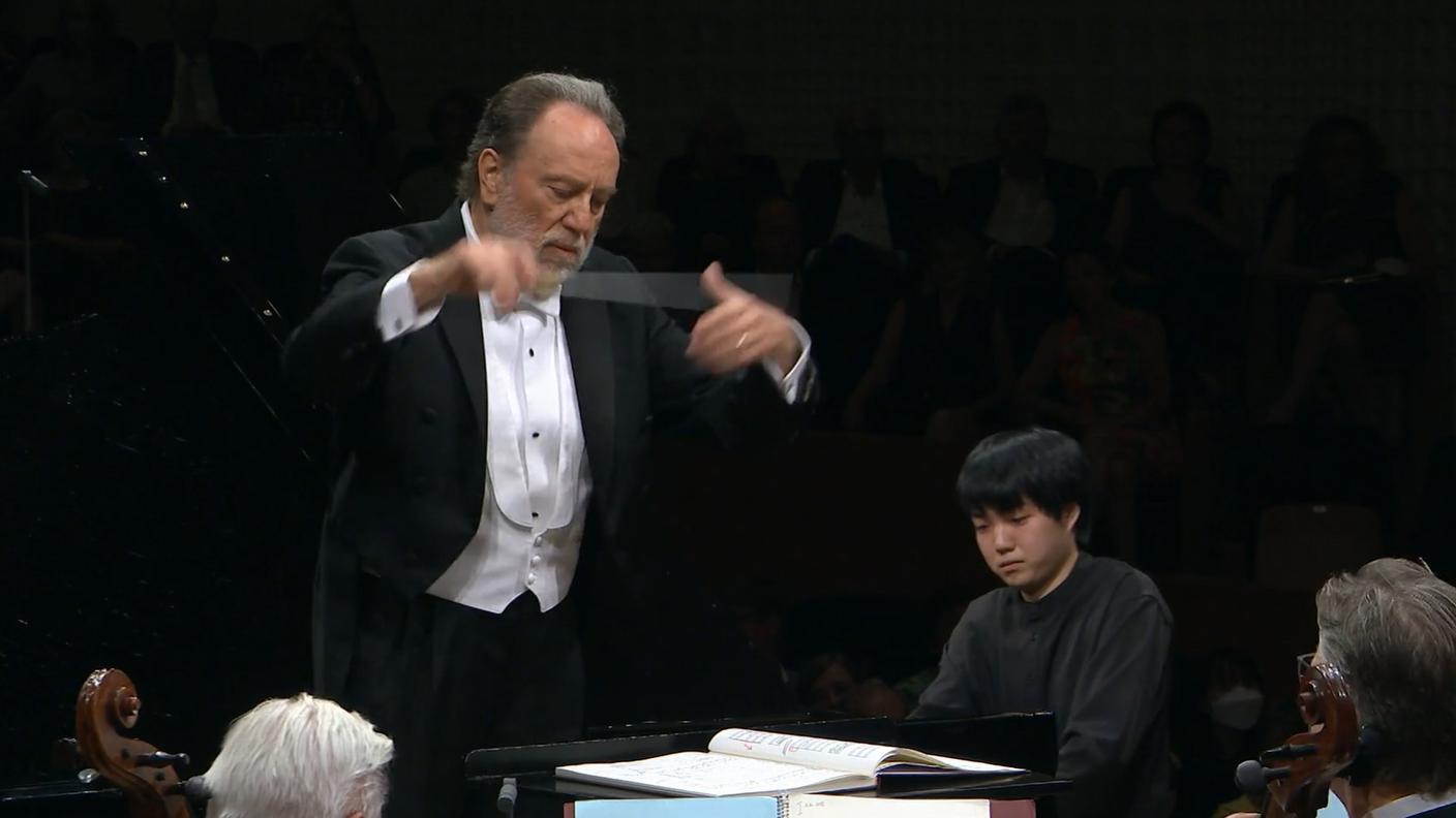 Mao Fujita suona Rachmaninov, R. Chailly e M.Fujita