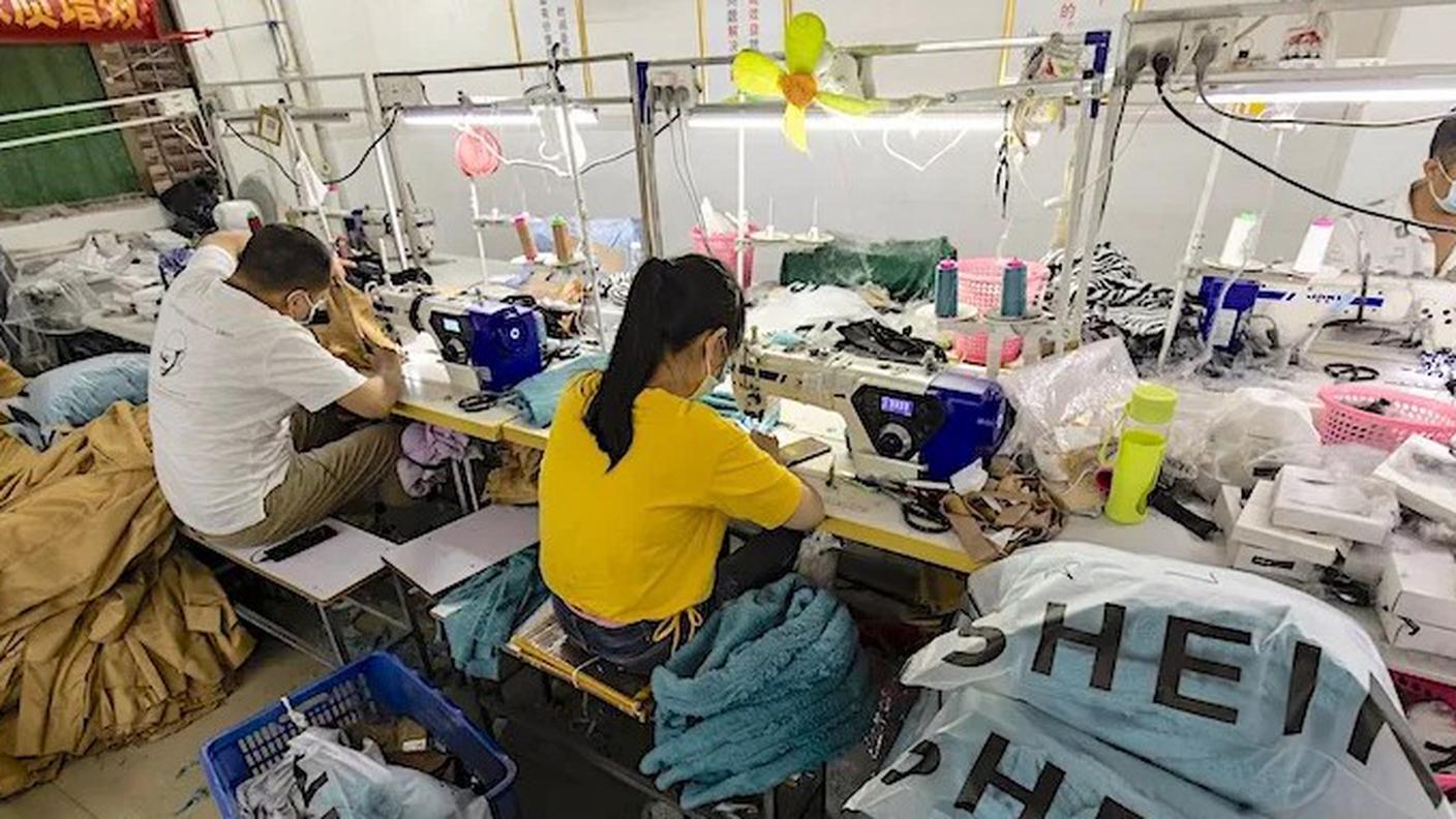 Il Costo Nascosto della Fast Fashion RSI