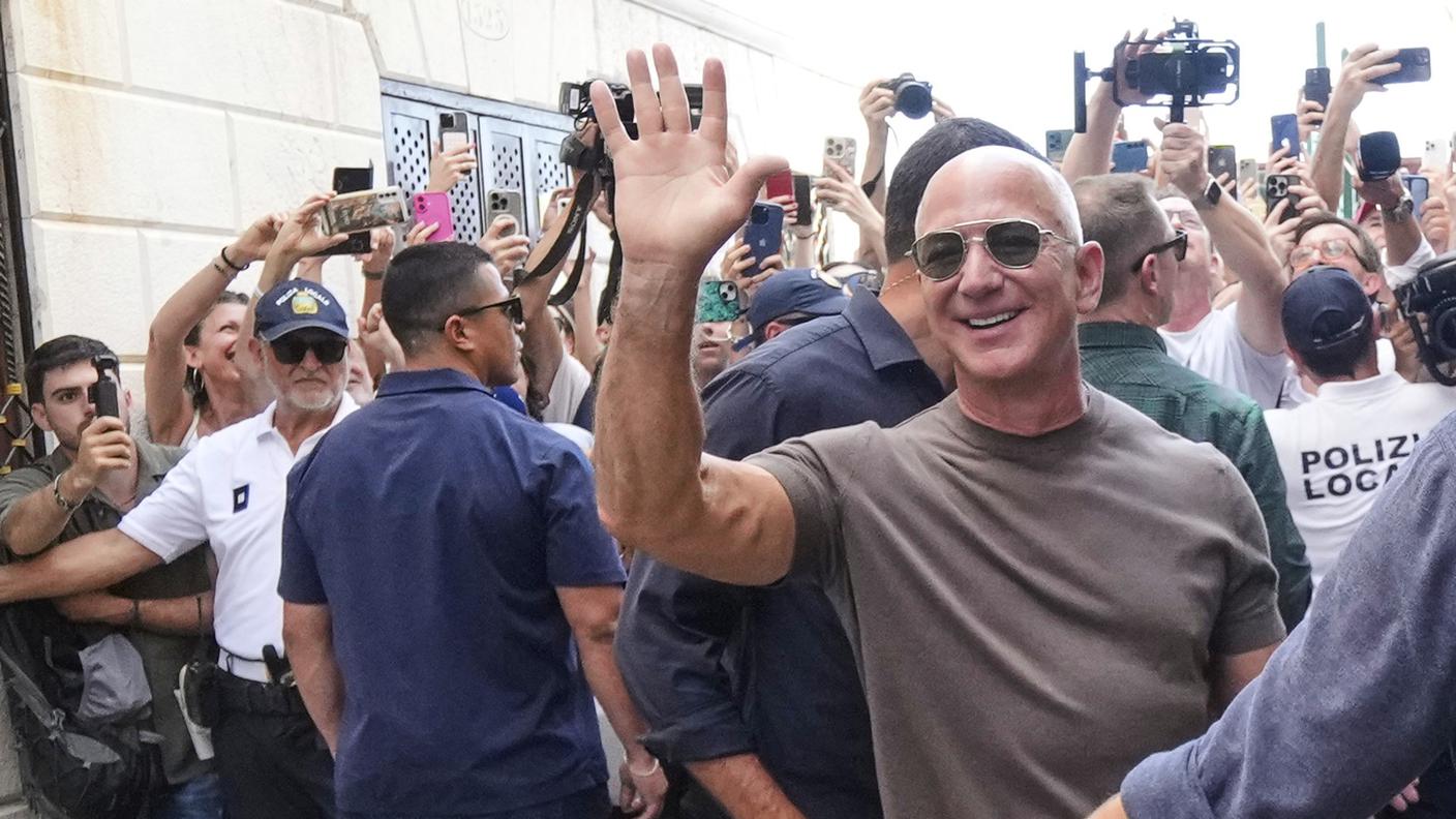 Bezos a Venezia.jpg