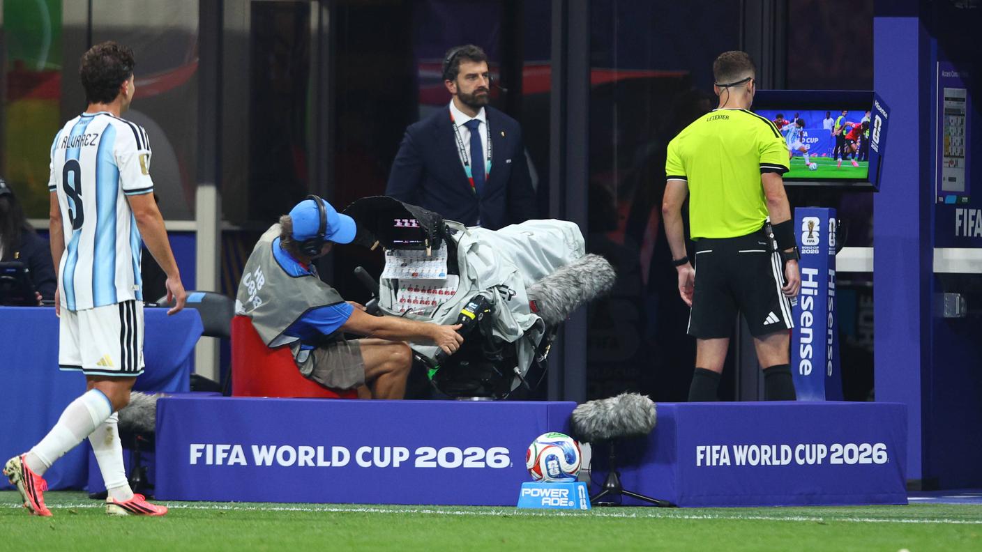Revisione VAR durante Argentina-Egitto, 2026
