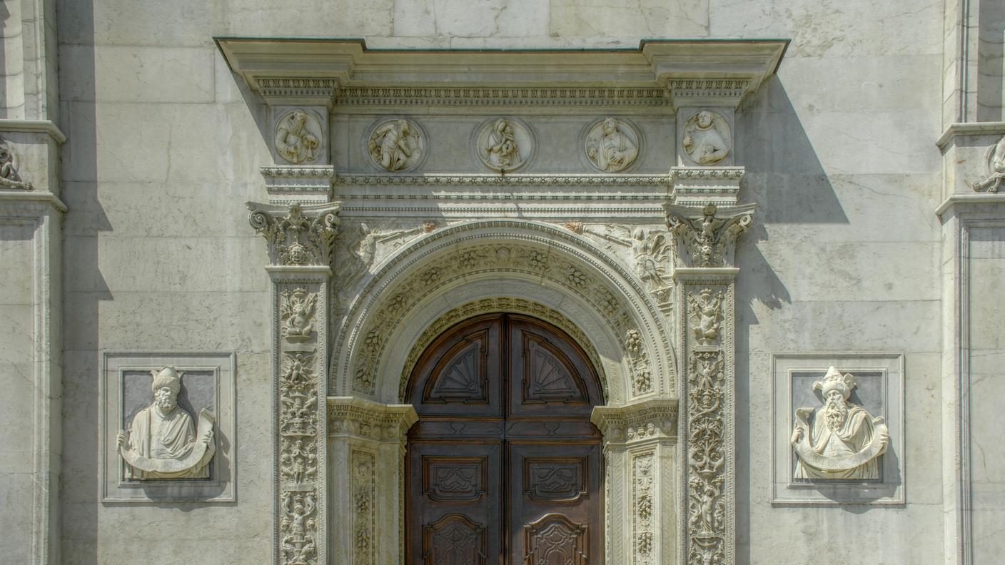 Portale della Cattedrale di San Lorenzo a Lugano. 