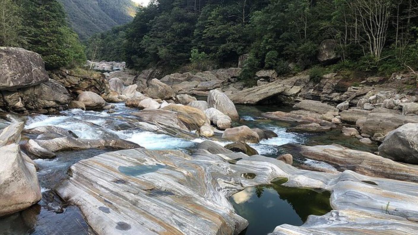 La Verzasca all’altezza di Lavertezzo, di Einaz80, CC-BY-SA-4.0 .jpg