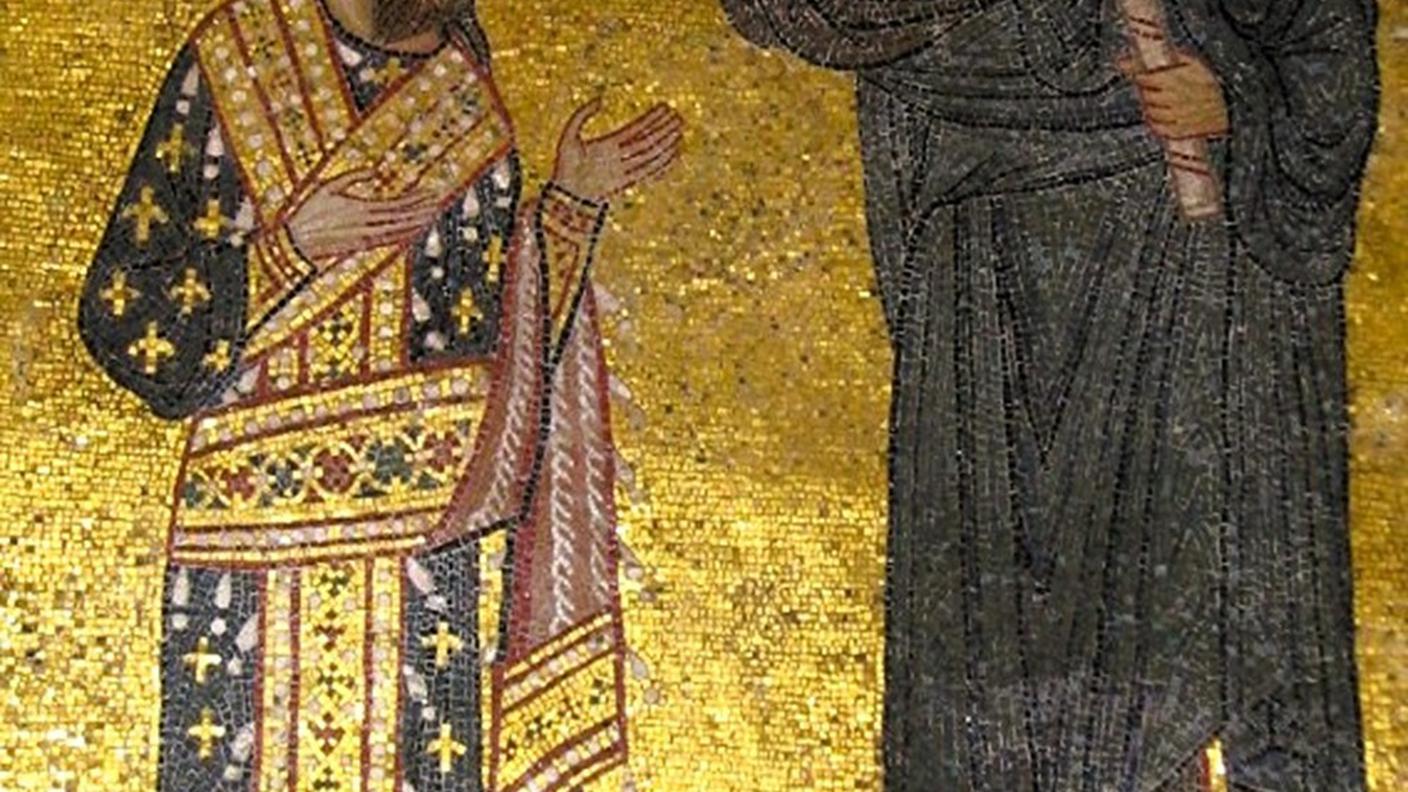 Dettaglio del mosaico con Ruggero II (ΡΟΓΕΡΙΟΣ ΡΗΞ) incoronato direttamente da Cristo (ΙϹ), Martorana (Santa Maria dell’Ammiraglio), Palermo.jpg