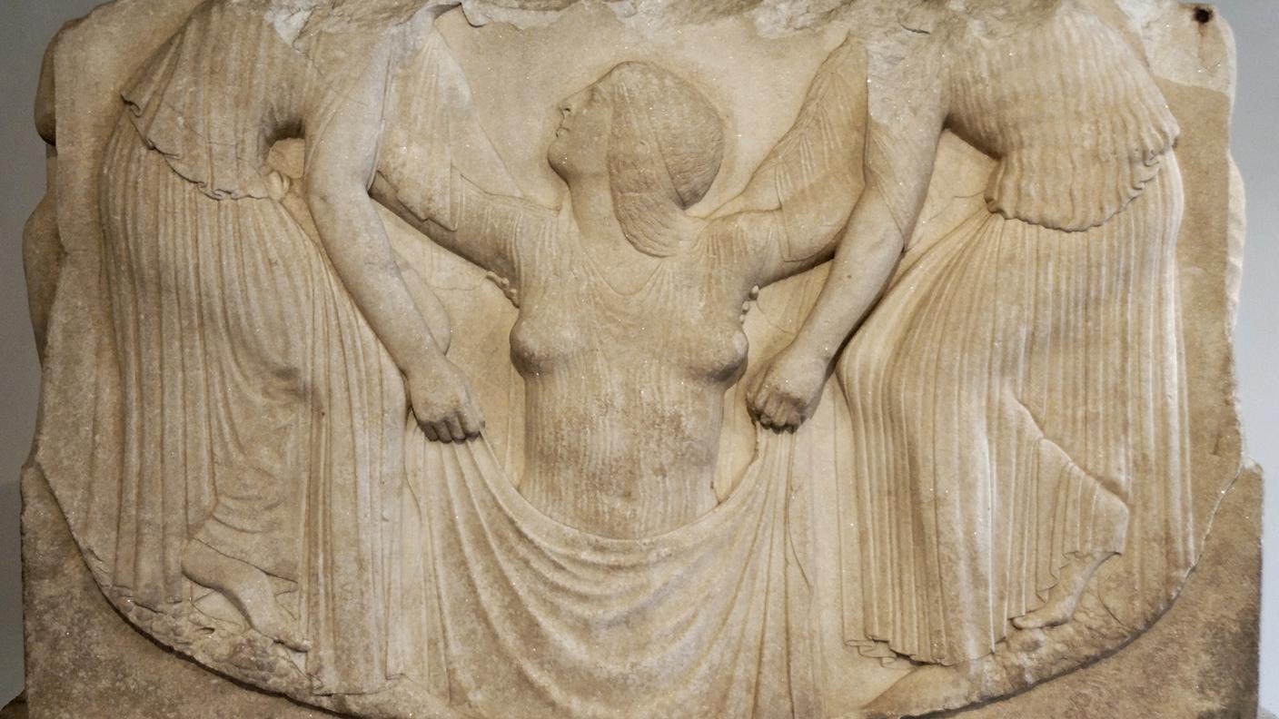 Trono Ludovisi: Afrodite che nasce dal mare. Marmo tasio, opera greca, 460 a.C. ca. 