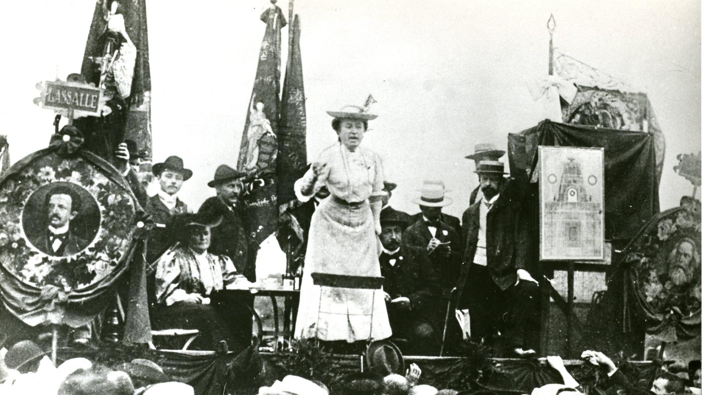 Rosa Luxemburg, Stoccarda, 1907