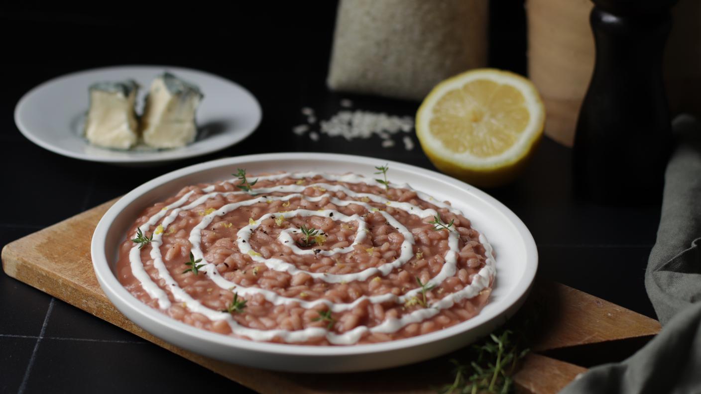 Risotto alla Novena Blu, barbabietola, timo, limone e riso