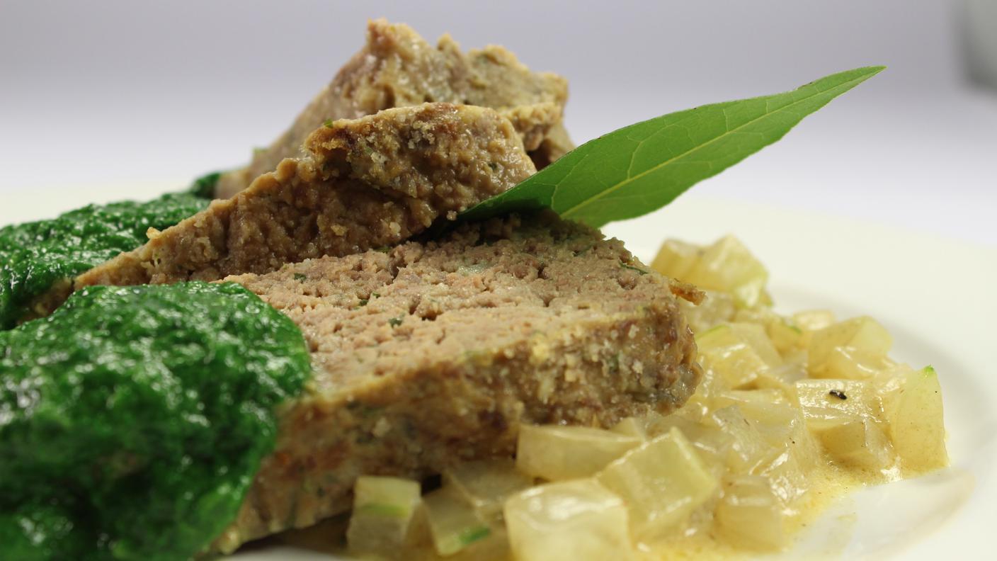 Polpettone “in forma” con salsa costa d’argento