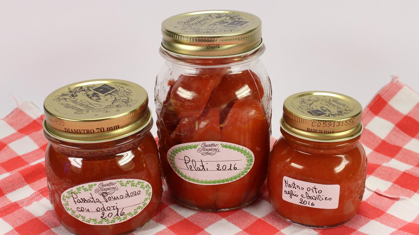 passata di pomodoro, la salsa con gli odori e i pelati