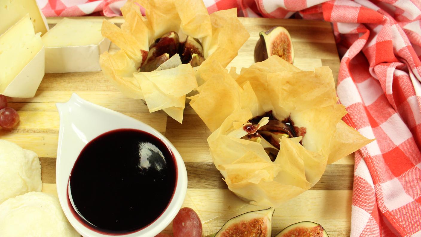 Fiori di fichi e prosciutto in pasta fillo con riduzione di vin brûlé
