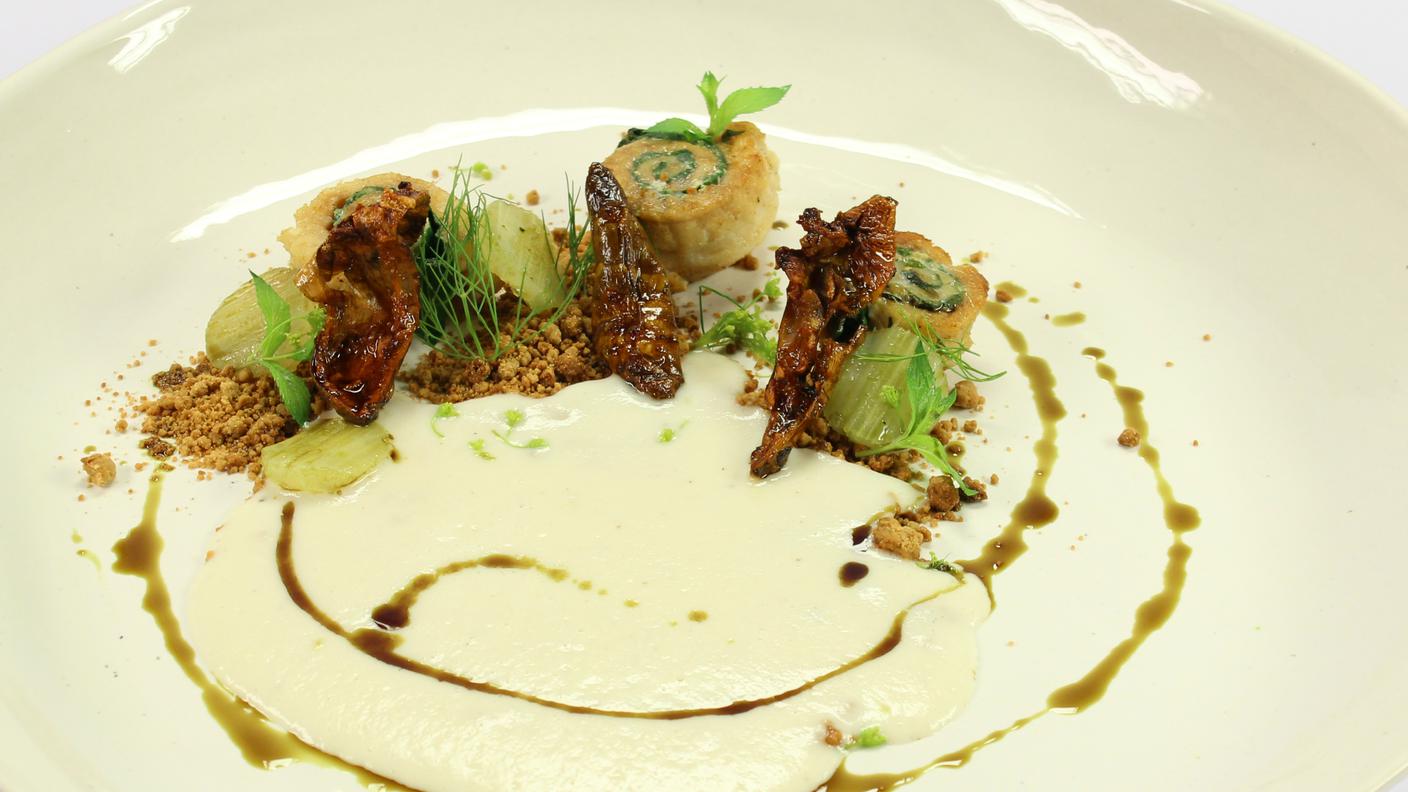 Palude liquida: bottatrice, topinambur, cime di rapa e crumble alle castagne