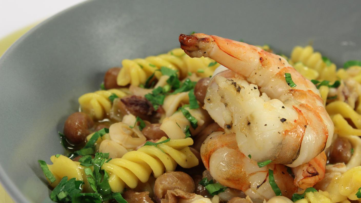 Pasta e fagioli insolita alla pescatora