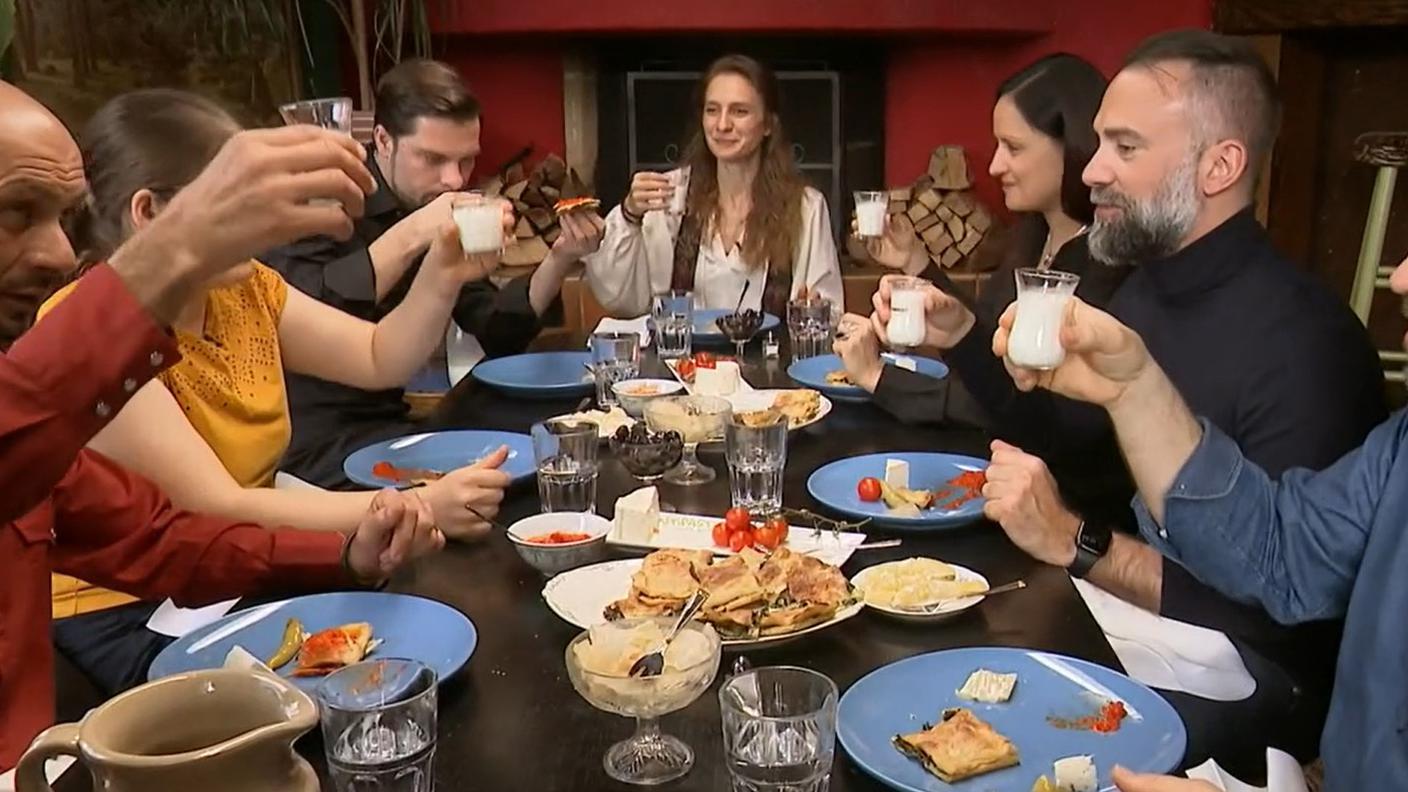 concorrenti a tavola con Mergime Nocaj
