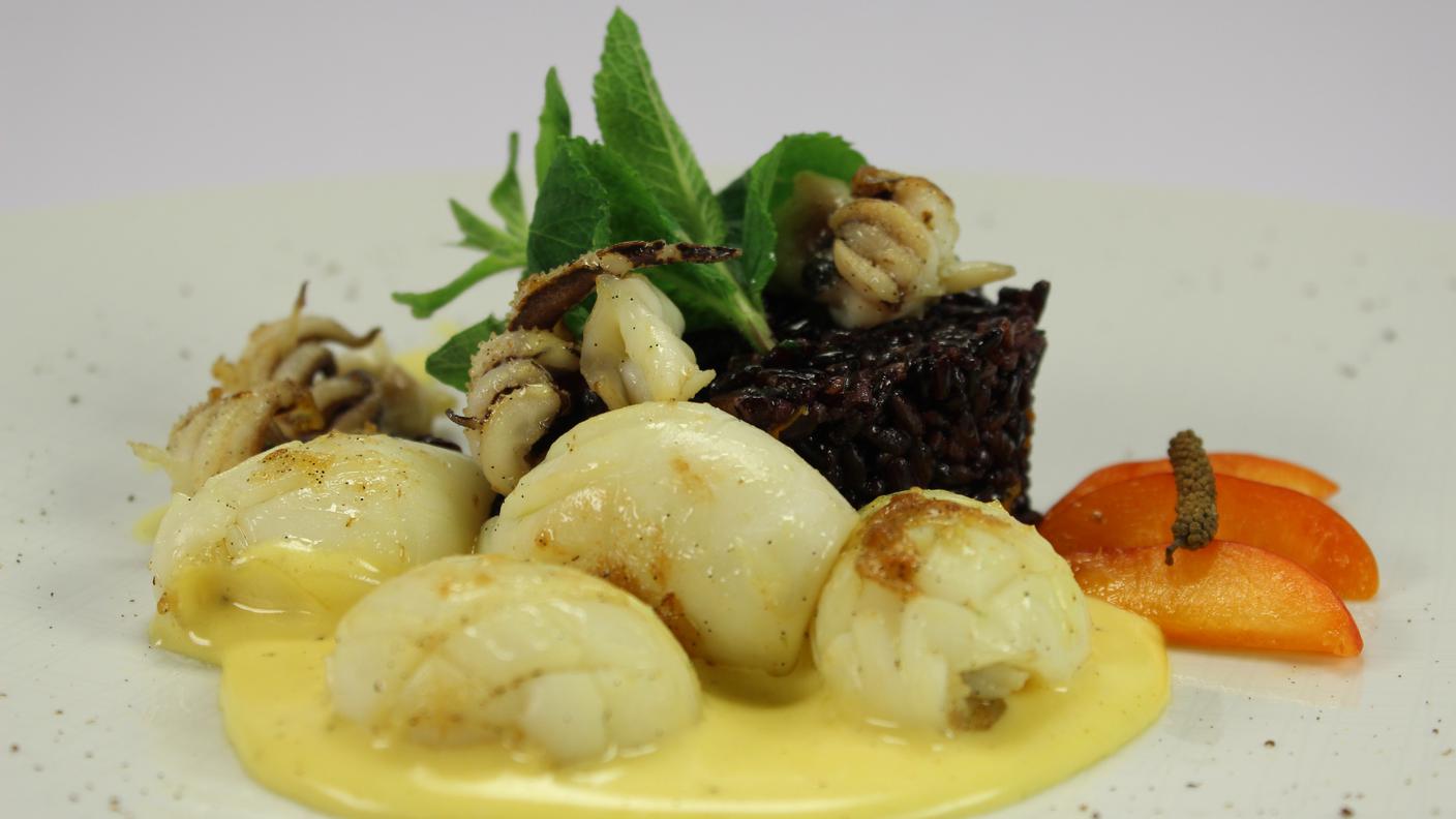 Seppia marinata al lime e vaniglia su zabaione