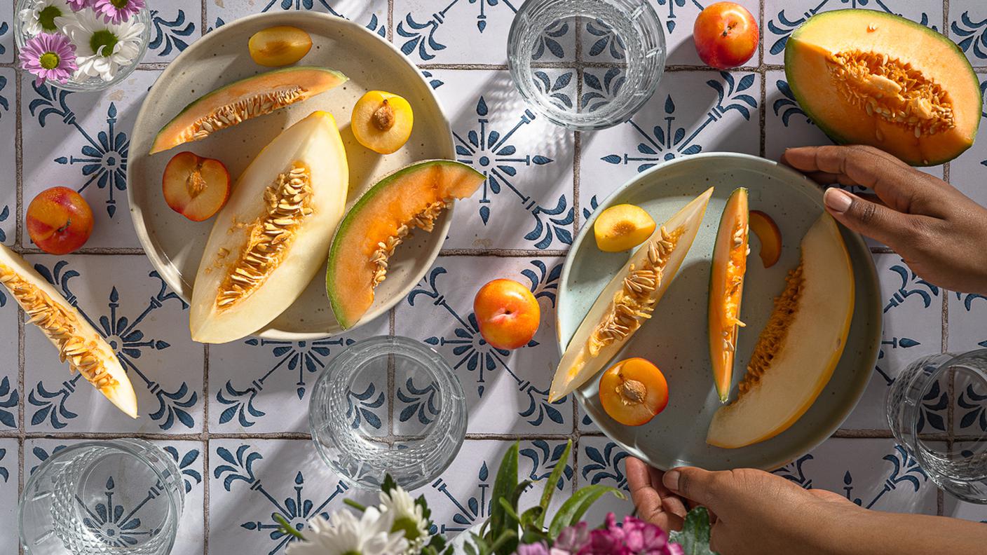 Melone e mani di Elodie Luvenga