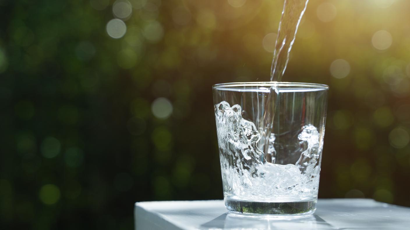 Bicchiere acqua idratazione