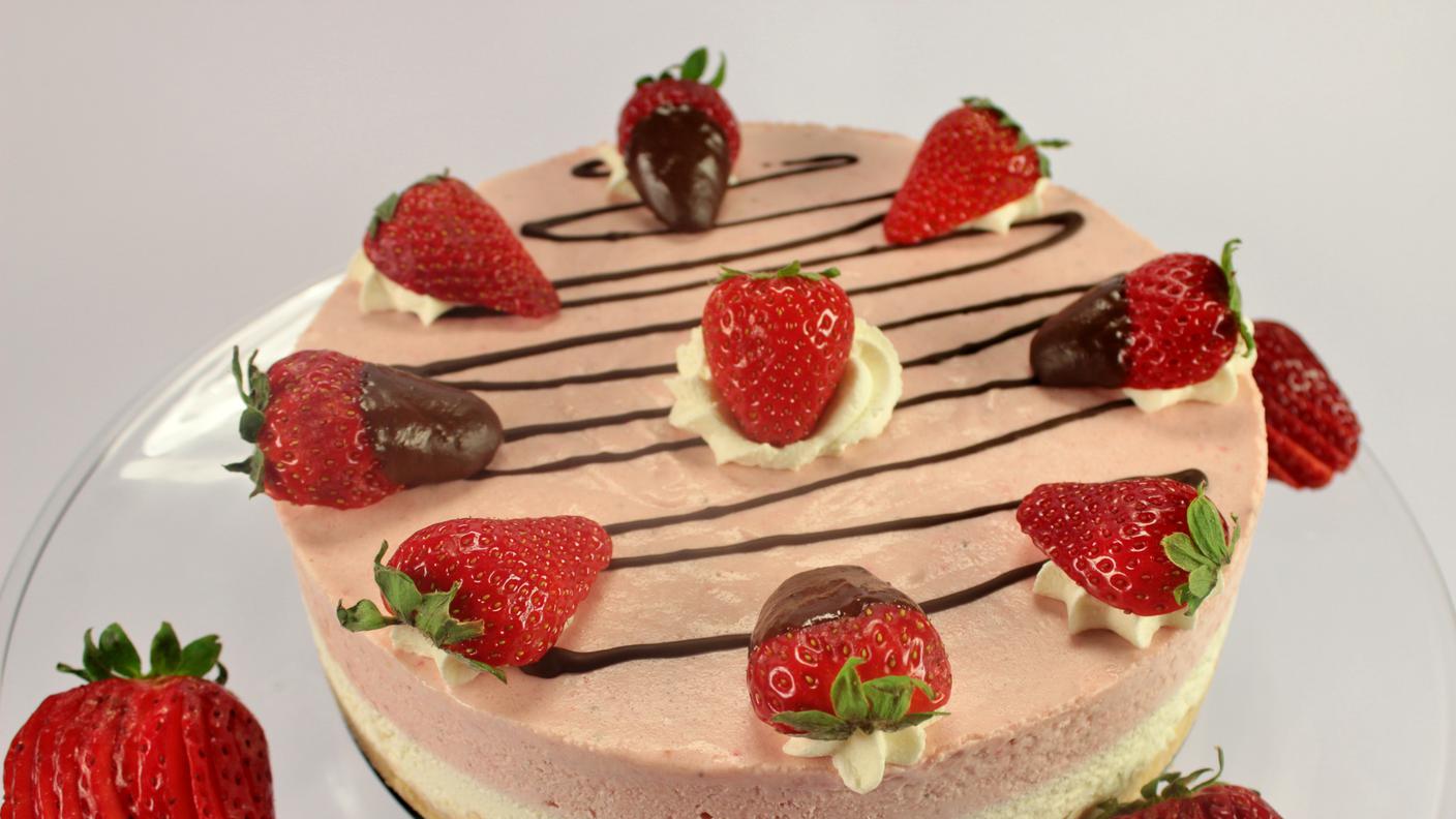 Torta gelato panna e fragole (senza gelatiera)