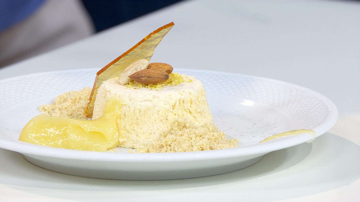 Parfait di mandorle e mele cotogne